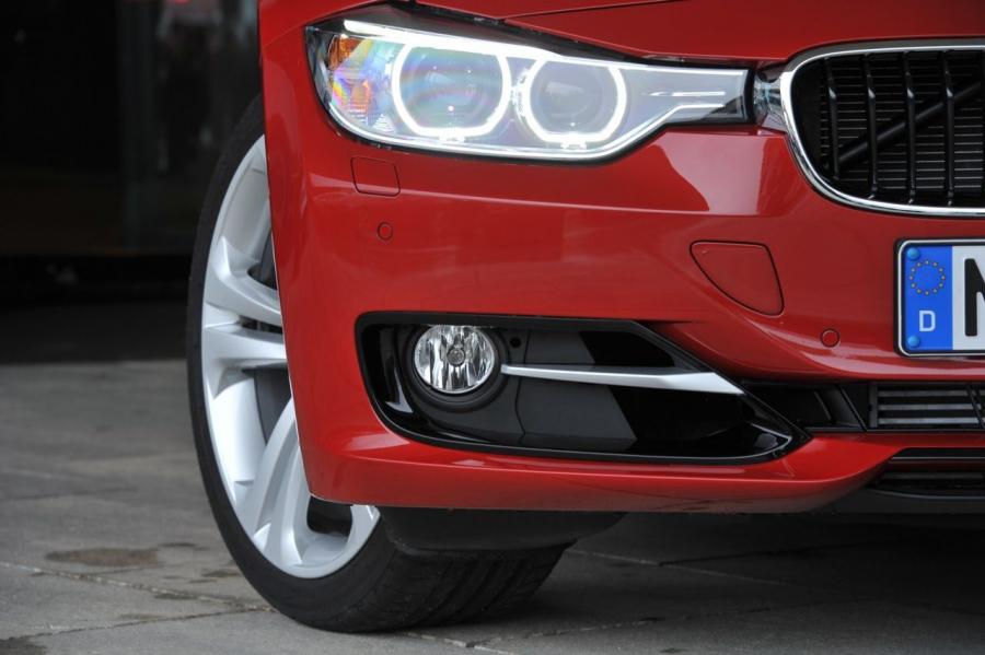  BMW 3-Series 2012 года  (фото 6 из 191)